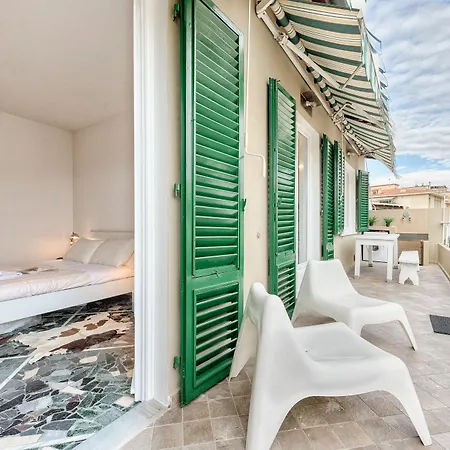 Savonarola Terrace *